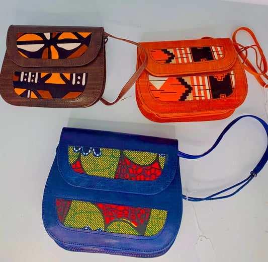 Small leather cross shoulder bags.